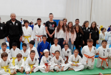 Com a presença de jovens judocas courenses