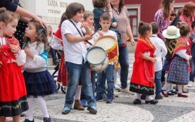 FEIRA SOCIAL JUNTA AVÓS E NETOS NA VILA